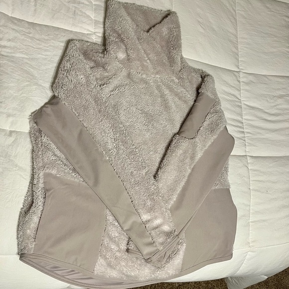 Nike Women's Sherpa Therma Fleece Training Sweater Size Large Mauve Pullover - Picture 3 of 7